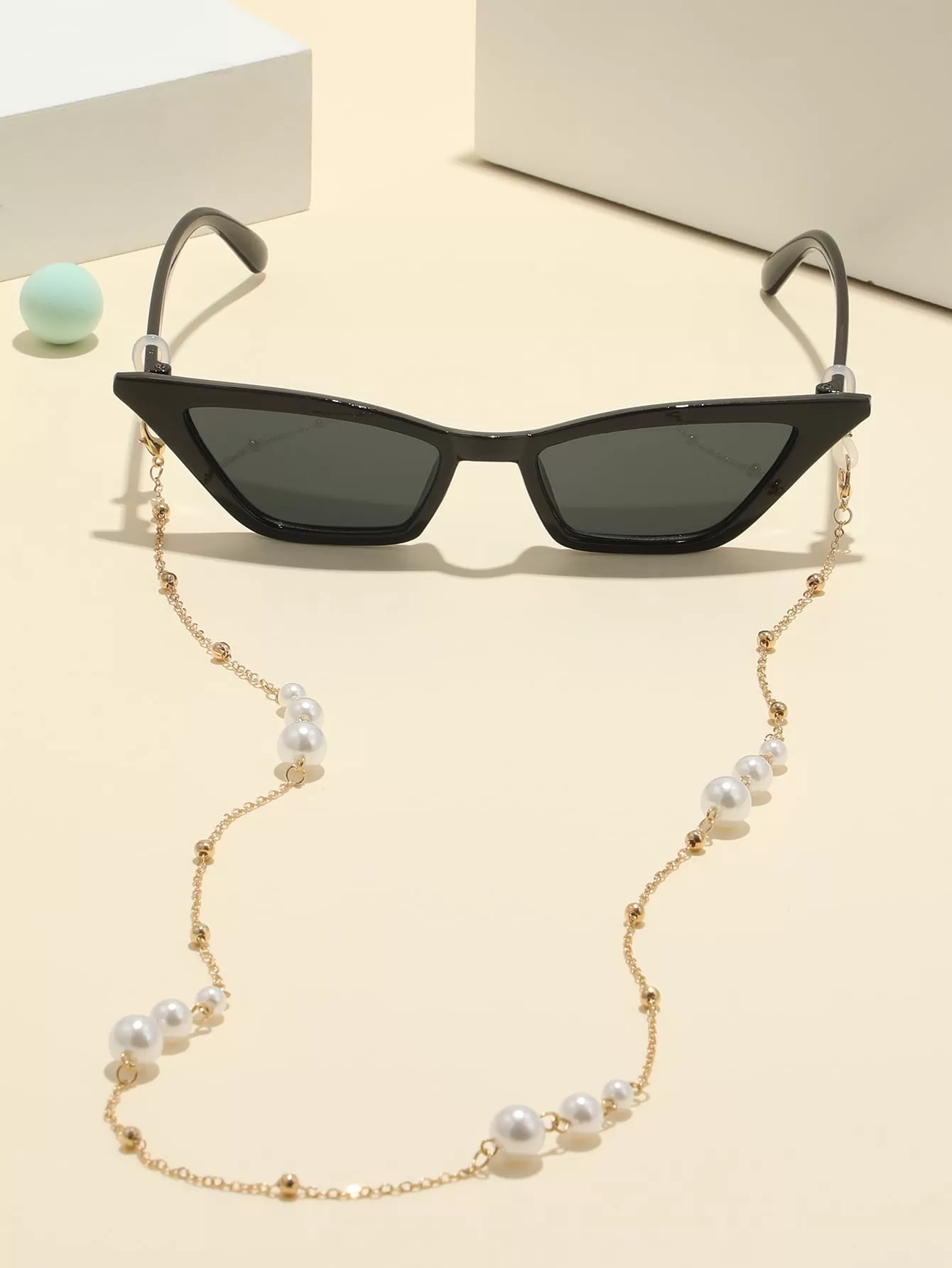 1pair Women Cat Eye Fashionable Sunglasses & 1pc Faux Pearl Decor Glasses Chain For Daily Life