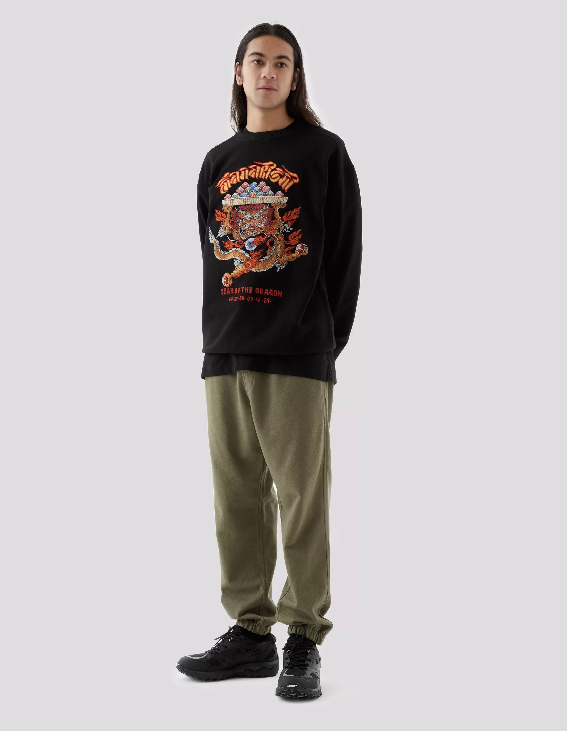 5015 Abundance Dragon Crew Sweat Black