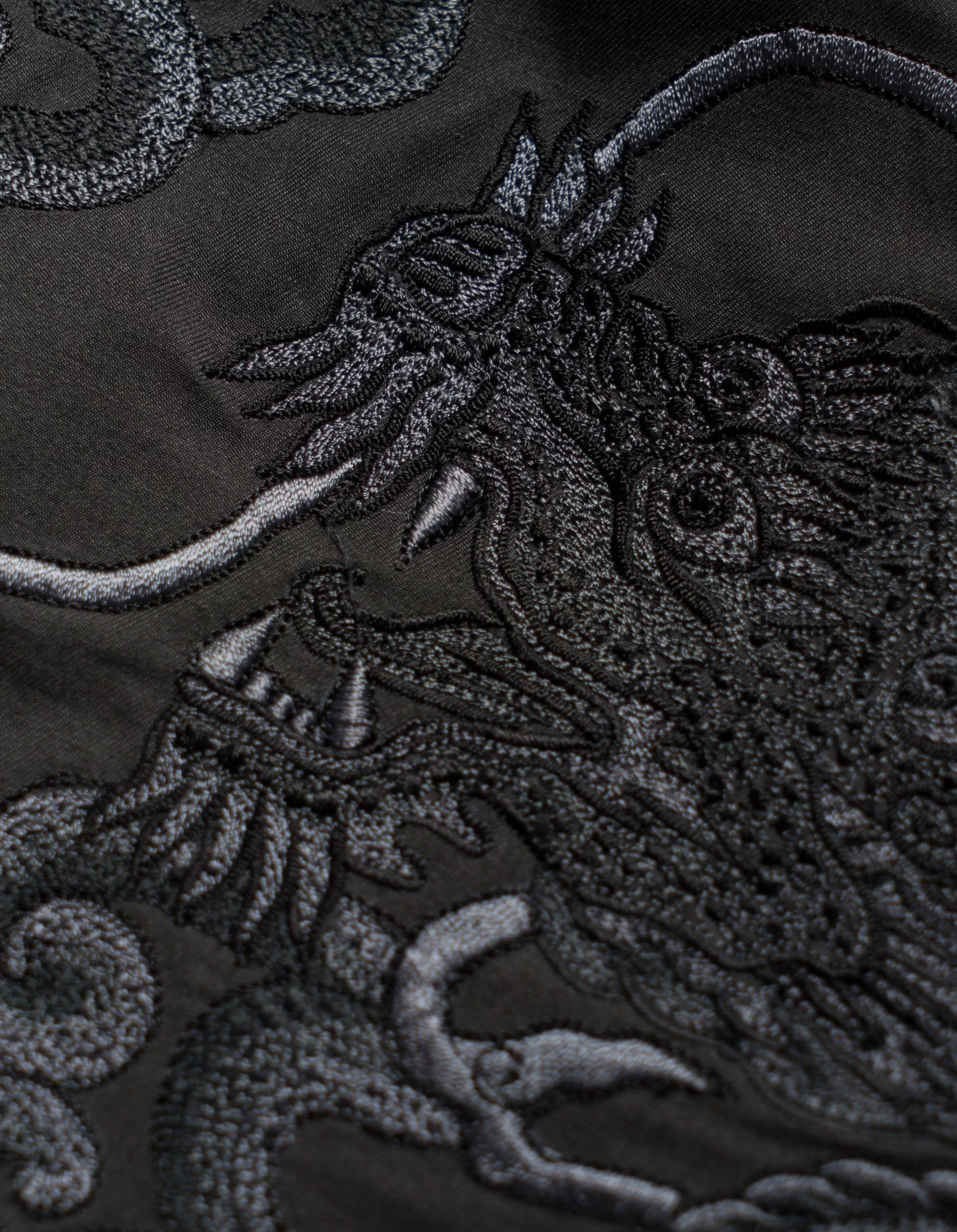 5128 Cloud Dragon Embroidered Snoshorts Black