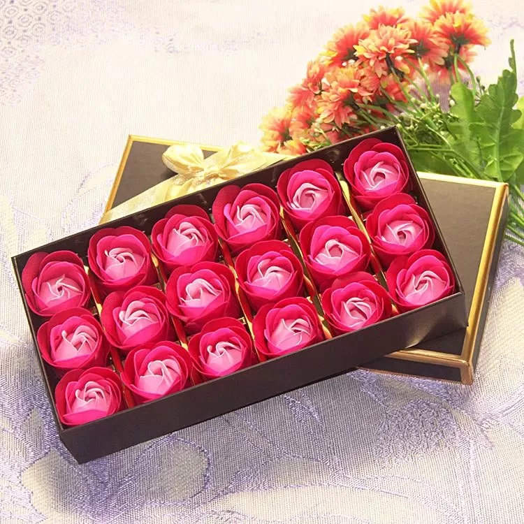 Adorable 18 Mini Roses Gift Box