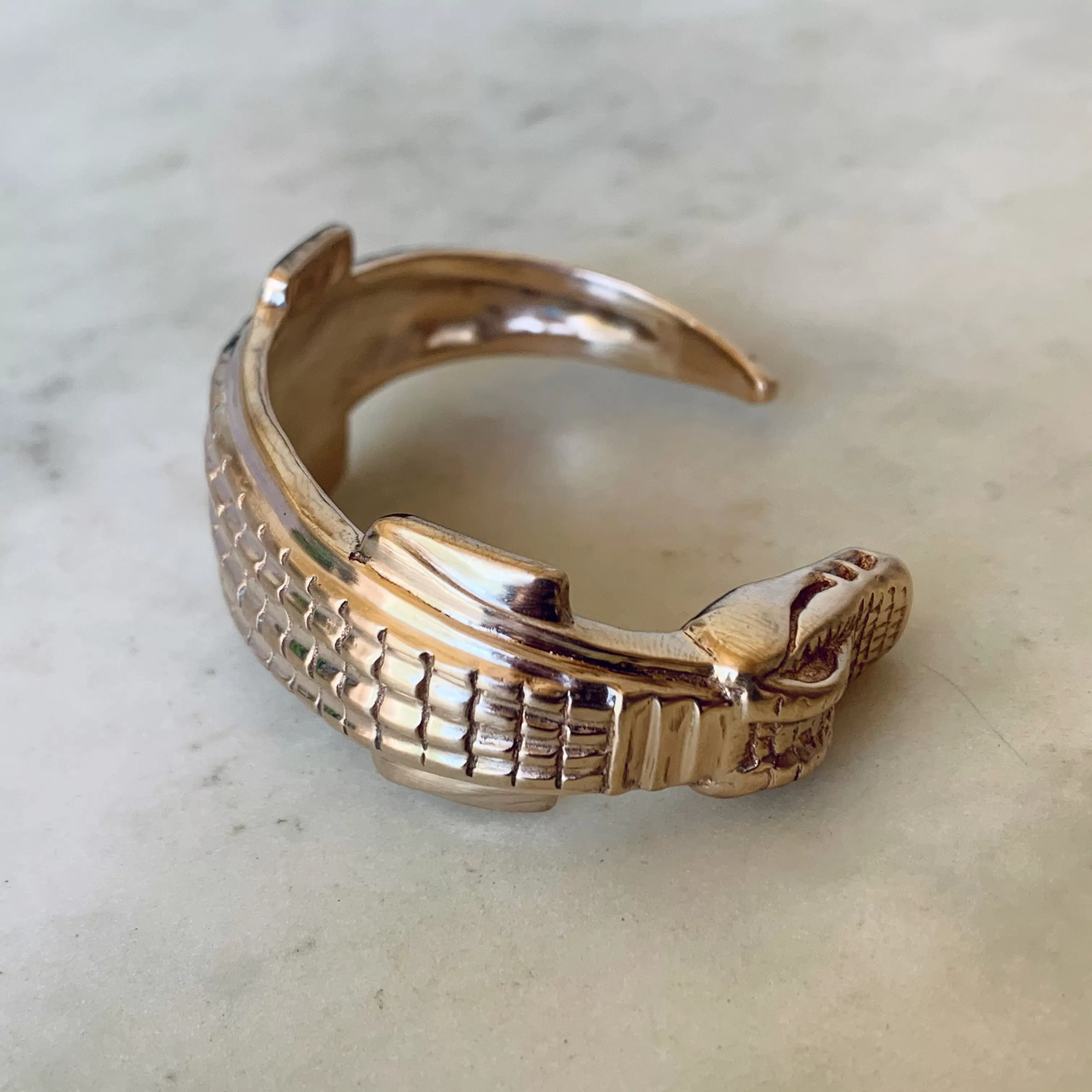 ALLIGATOR CUFF