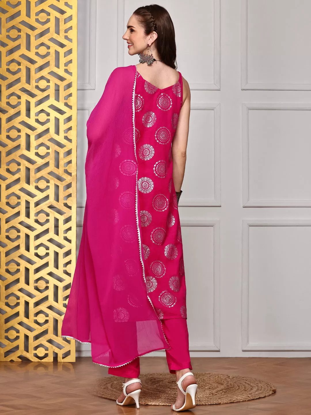 Ethnic Motifs Printed Shoulder Straps Straight Kurta With Trousers & Dupatta