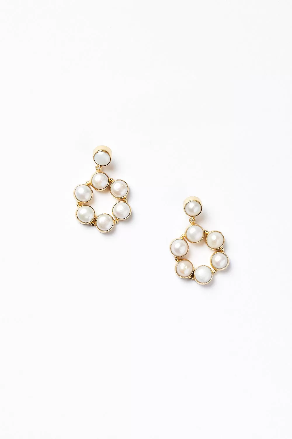 Nylah Flower Earrings in Pearl