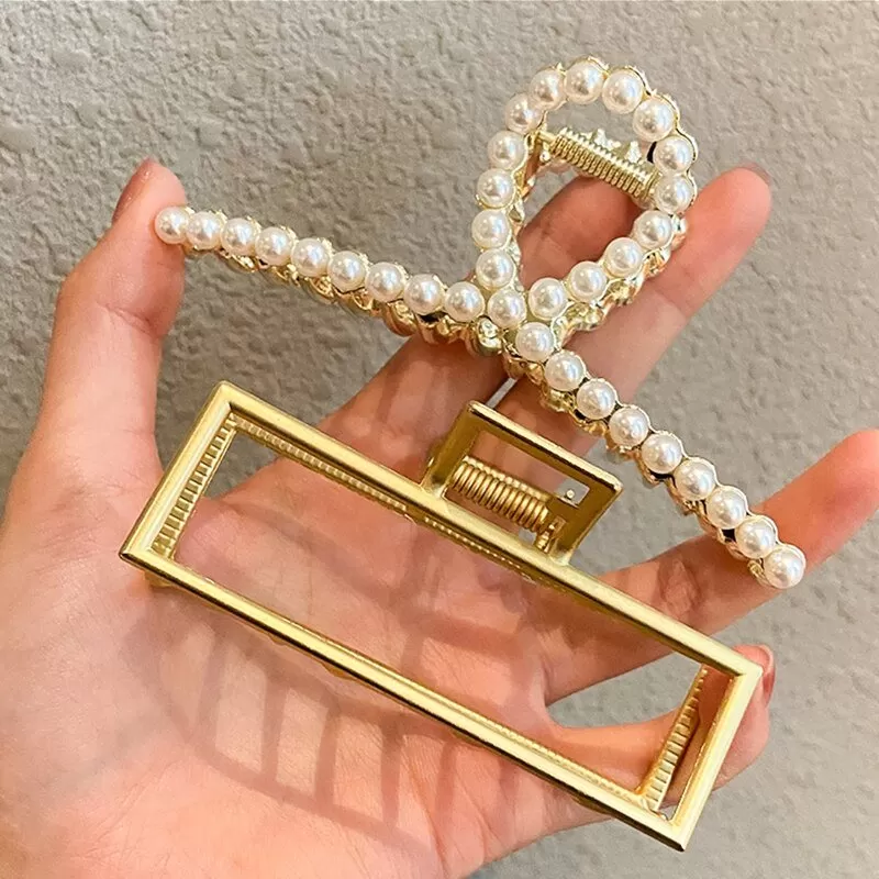 Pearl Hair Claw Clip