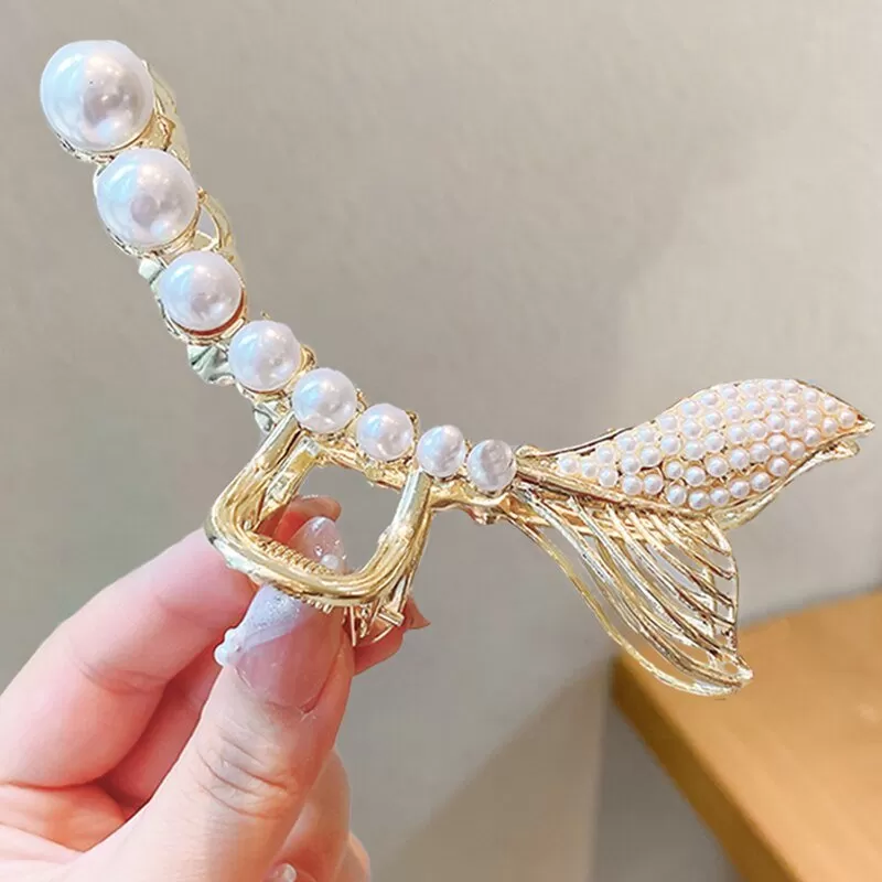 Pearl Hair Claw Clip