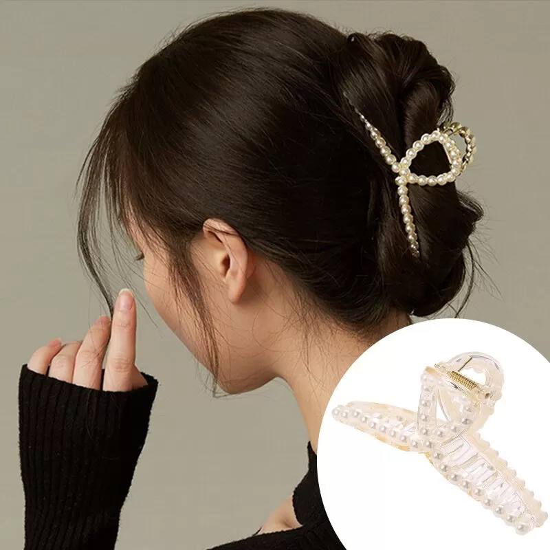 Pearl Hair Claw Clip