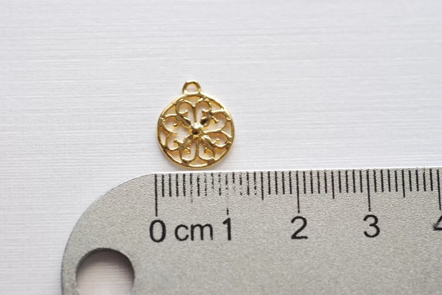 Vermeil Gold Round Charm, Filigree Round Pendant, 18k gold plated over sterling Silver Filigree Round Charm, wholesale gold charms, 83