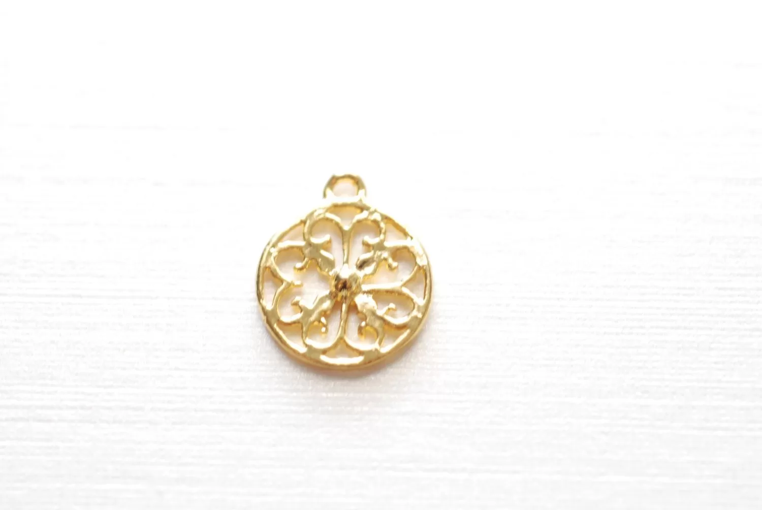 Vermeil Gold Round Charm, Filigree Round Pendant, 18k gold plated over sterling Silver Filigree Round Charm, wholesale gold charms, 83